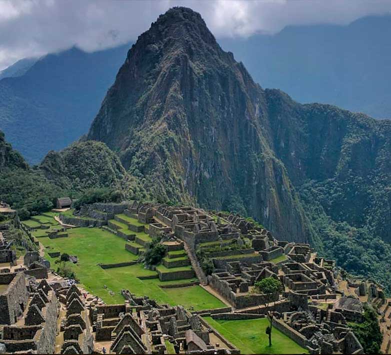 MACHUPICCHU BY TREN