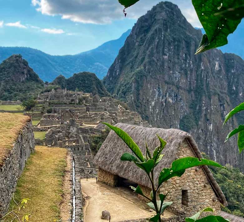 MACHU PICCHU BY TREN